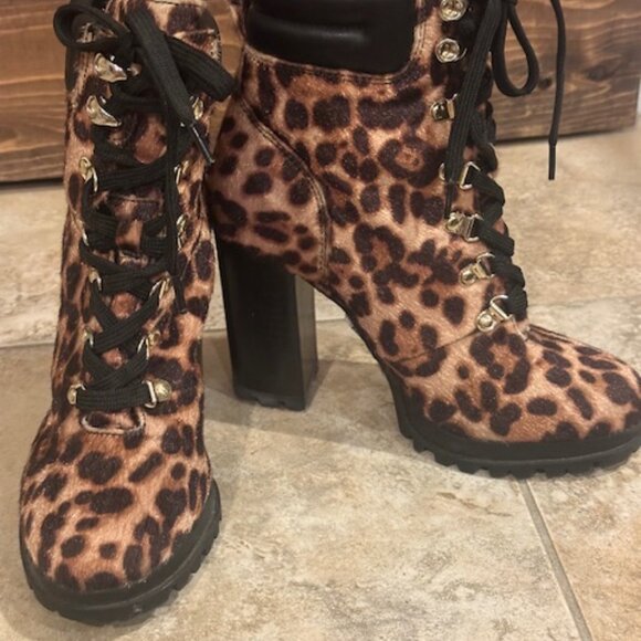 Aldo Bodelva Lace-Up Leopard Hi Ankle Boots High Chunk Heal Sz 7 - NWT - Picture 4 of 8